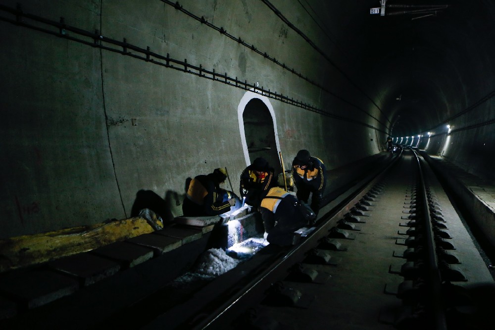 达州铁路运营隧道病害现状